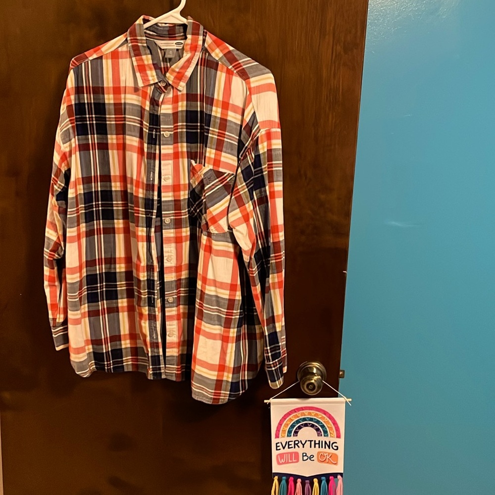 Fall layering perfection 🍁 Old Navy red, blue & gold plaid; great condition!